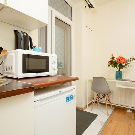 Micro Apartment Miaczynska By Noclegi Renters Warsaw Exterior photo