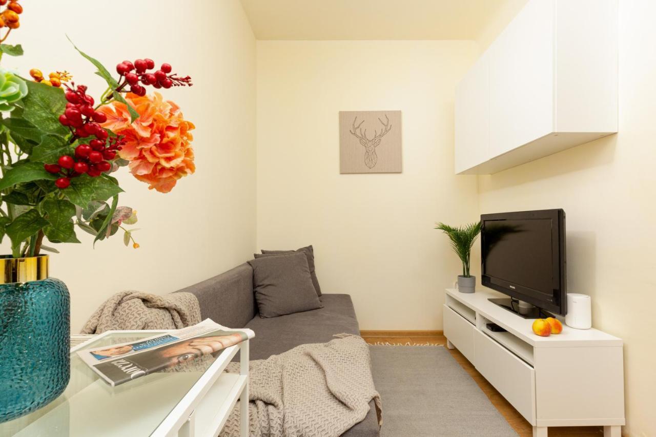 Micro Apartment Miaczynska By Noclegi Renters Warsaw Exterior photo