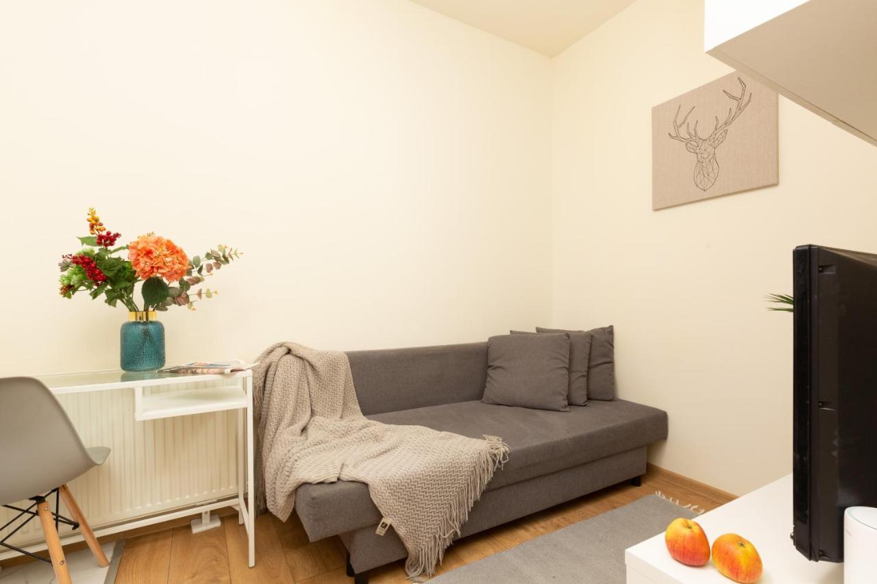 Micro Apartment Miaczynska By Noclegi Renters Warsaw Exterior photo